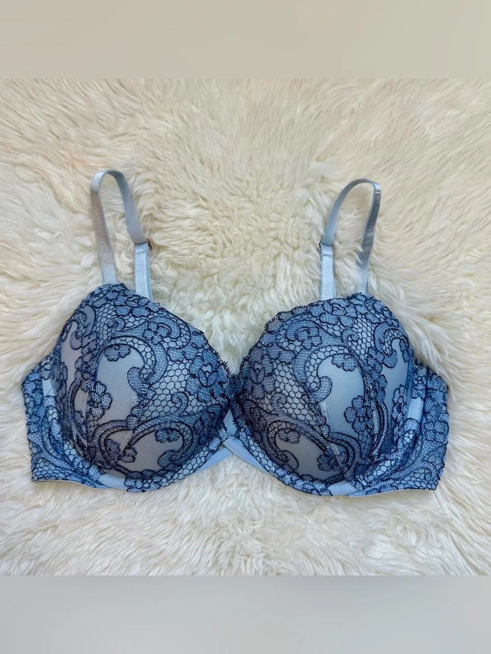 NWOT Victoria's Secret Dream Angels Embroidered Lace Push Up Bra 36C Blue